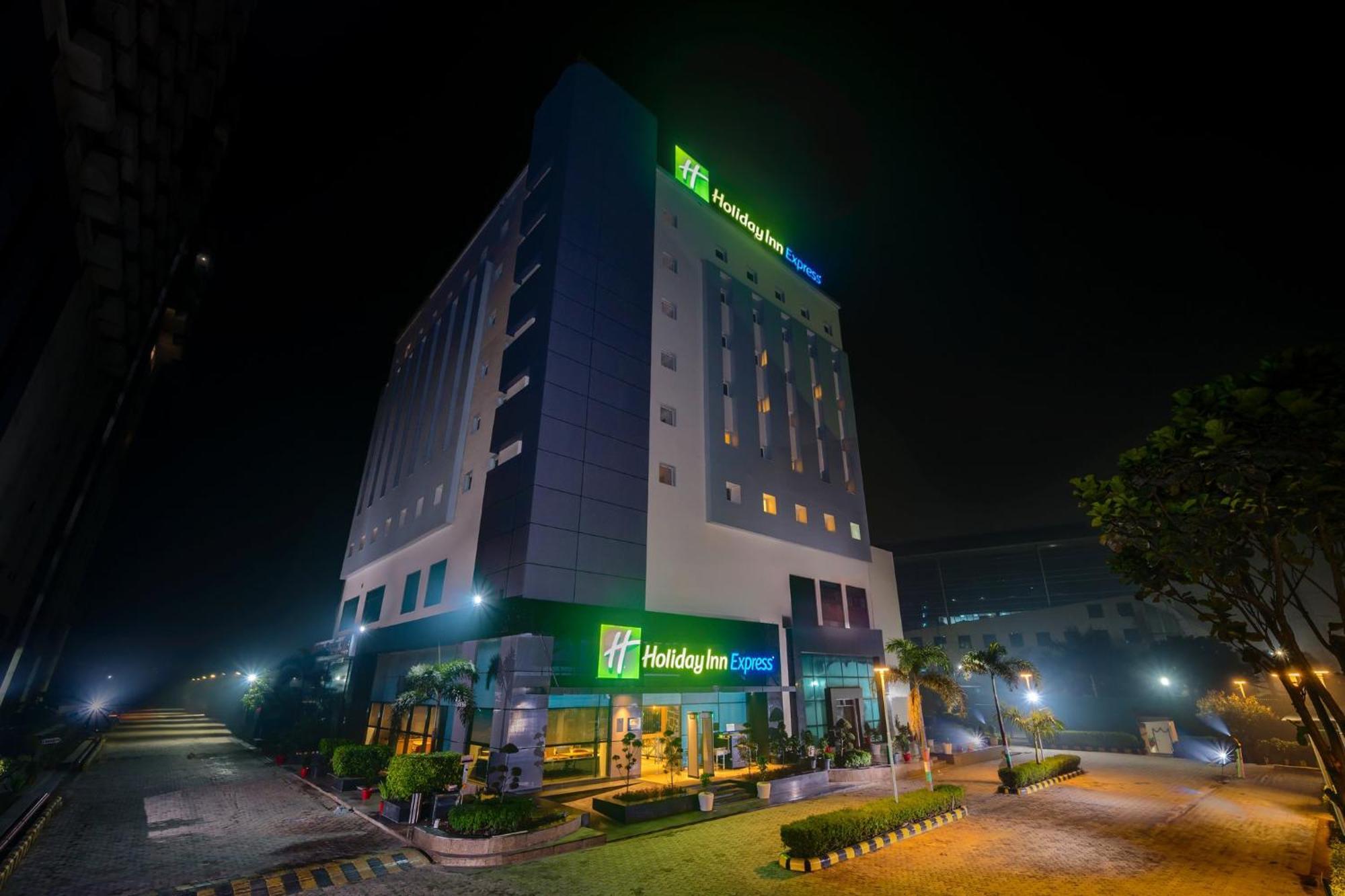 Holiday Inn Express Greater Noida Knowledge Park By Ihg Экстерьер фото